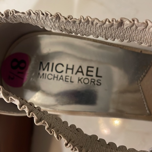 MICHAEL KORS SEXY LEATHER CREAM WEDGE - Picture 5 of 7